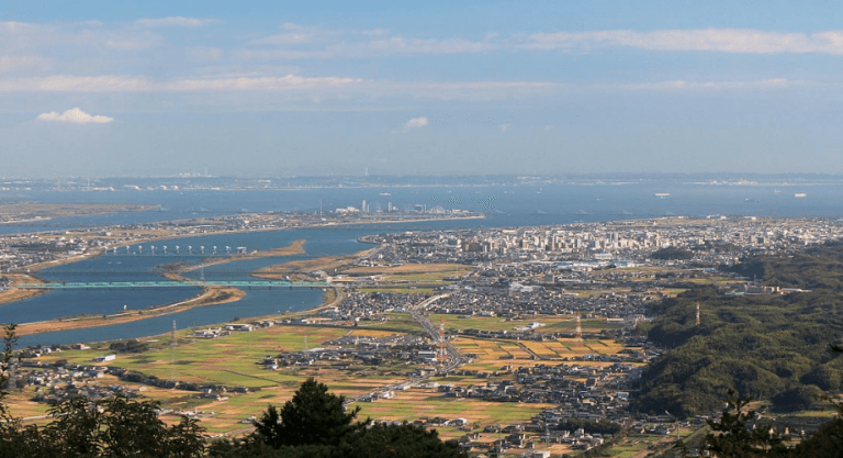 名古屋市長、三重県でのIRを提案し非難を受ける